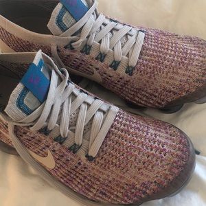 Nike VaporMax flyknit shoes size 8.5